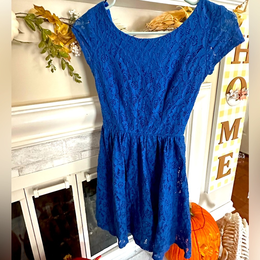 B. Darlin Cobalt Blue Floral Lace Dress Juniors Size Small EEUC